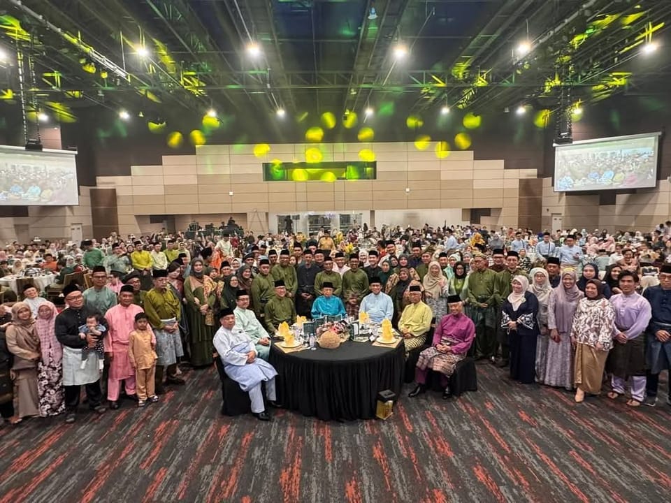 Majlis Ramah Tamah Bersama Premier Sarawak, 19 April 2025 · Arkib keluarga W8-DBAK